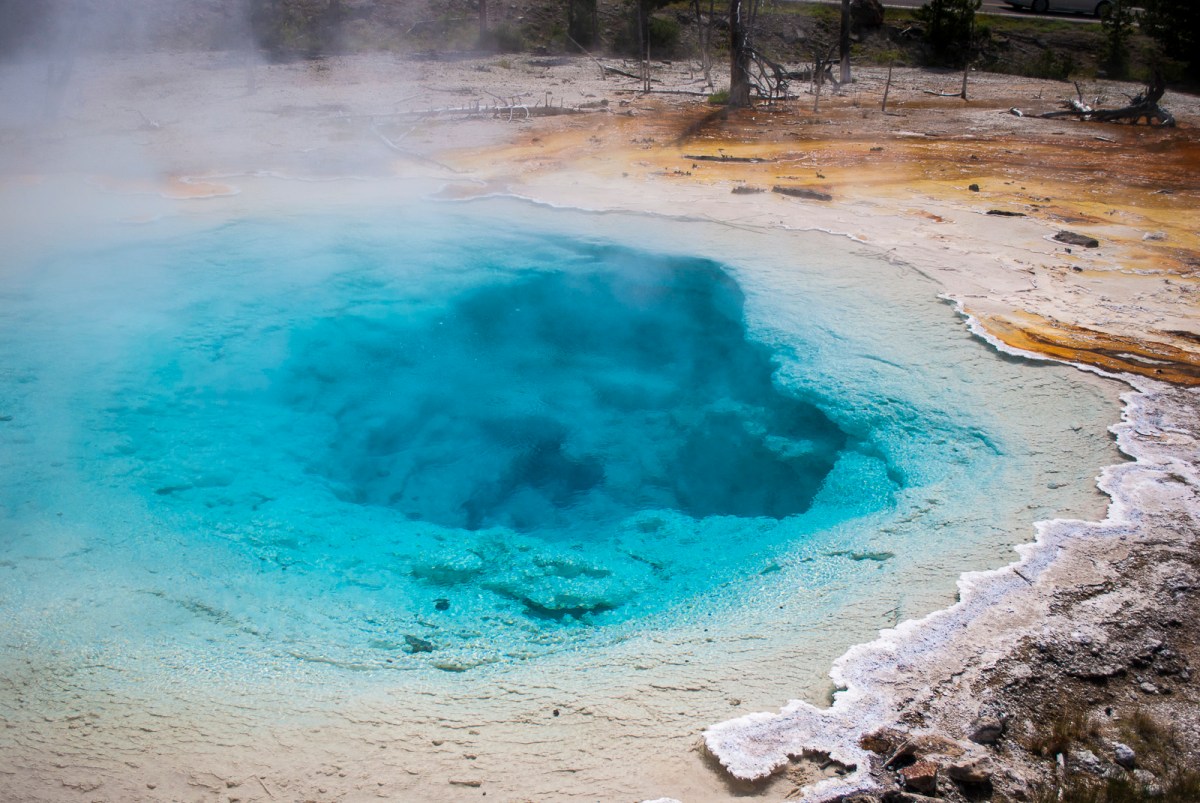 Yellowstone-100