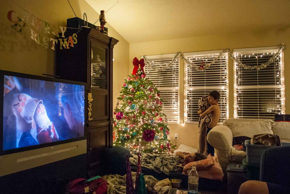 SleepingUnderTree-10